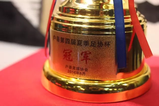 西甲夜幕下的悲喜交加：马竞平局，巴萨开门红